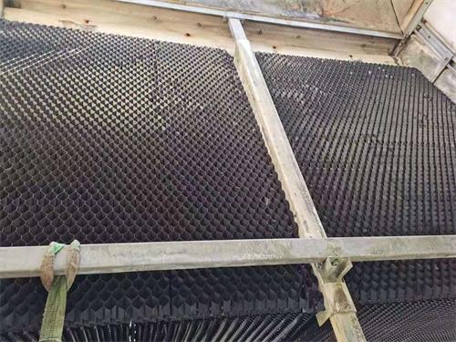 深圳招商銀行研發(fā)中心冷卻塔填料更換、底盤漏水補漏