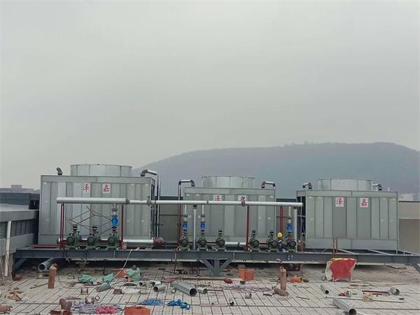 冷卻塔使用一天的耗水量是多少？