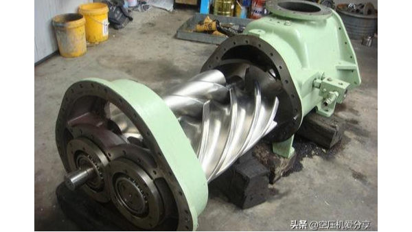 螺桿空壓機(jī)機(jī)頭的自我清洗